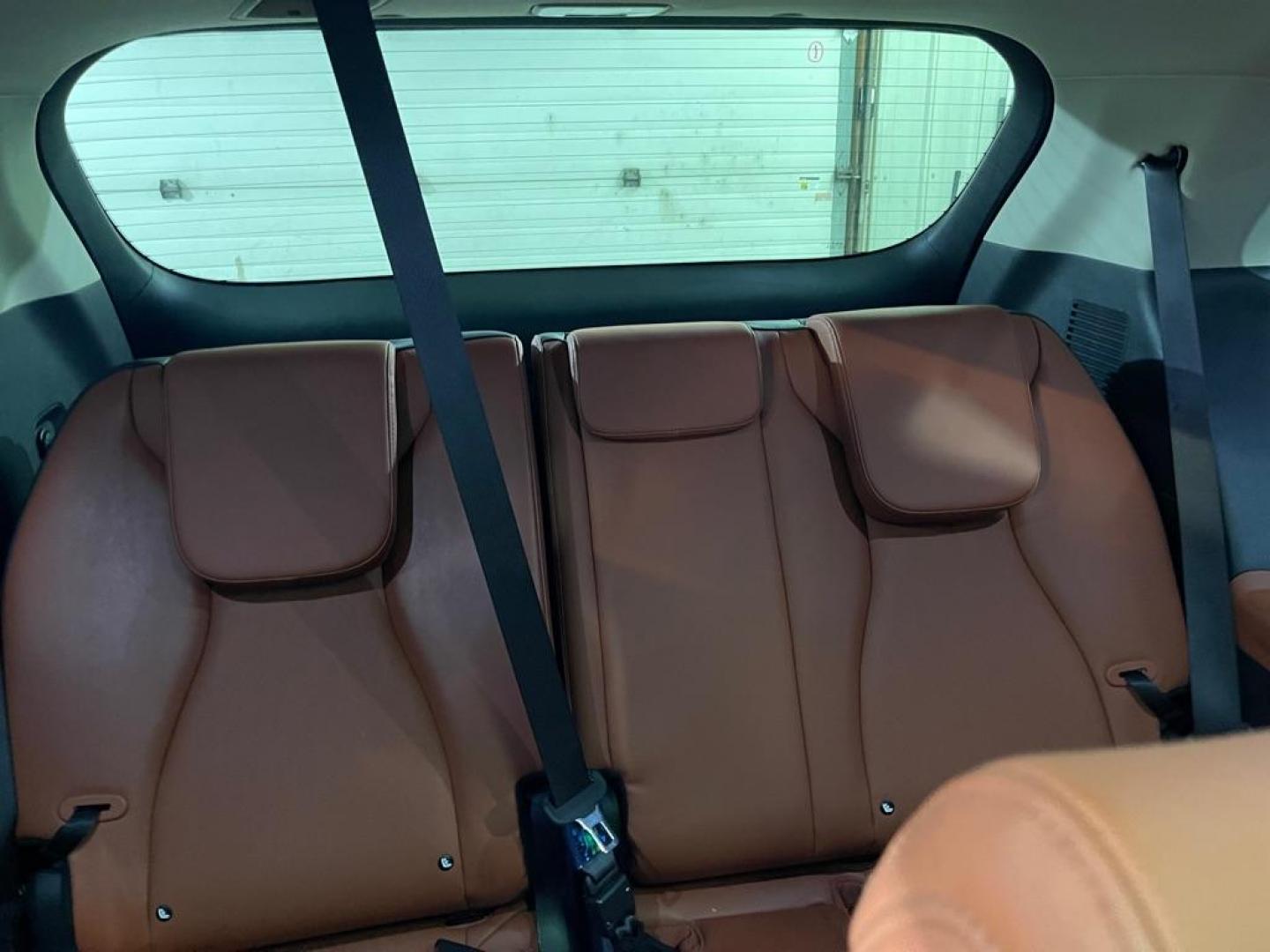 2025 GRAY KIA CARNIVAL SX (KNDNE5K3XS6) with an 3.5L engine, Automatic transmission, located at 2525 S. Cushman, Fairbanks, AK, 99701, (907) 452-5707, 64.824036, -147.712311 - Photo#5