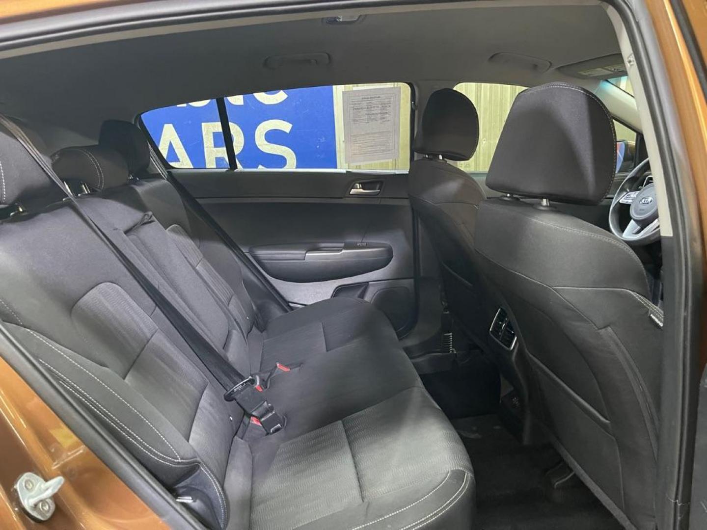 2020 COPPER KIA SPORTAGE LX (KNDPMCAC2L7) with an 2.4L engine, Automatic transmission, located at 2525 S. Cushman, Fairbanks, AK, 99701, (907) 452-5707, 64.824036, -147.712311 - Photo#4