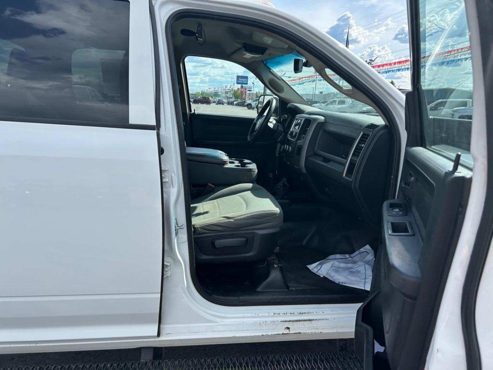 2015 WHITE RAM 5500 FLTBD PLOW (3C7WRNFJ3FG) with an 6.4L engine, Automatic transmission, located at 2525 S. Cushman, Fairbanks, AK, 99701, (907) 452-5707, 64.824036, -147.712311 - Photo#4