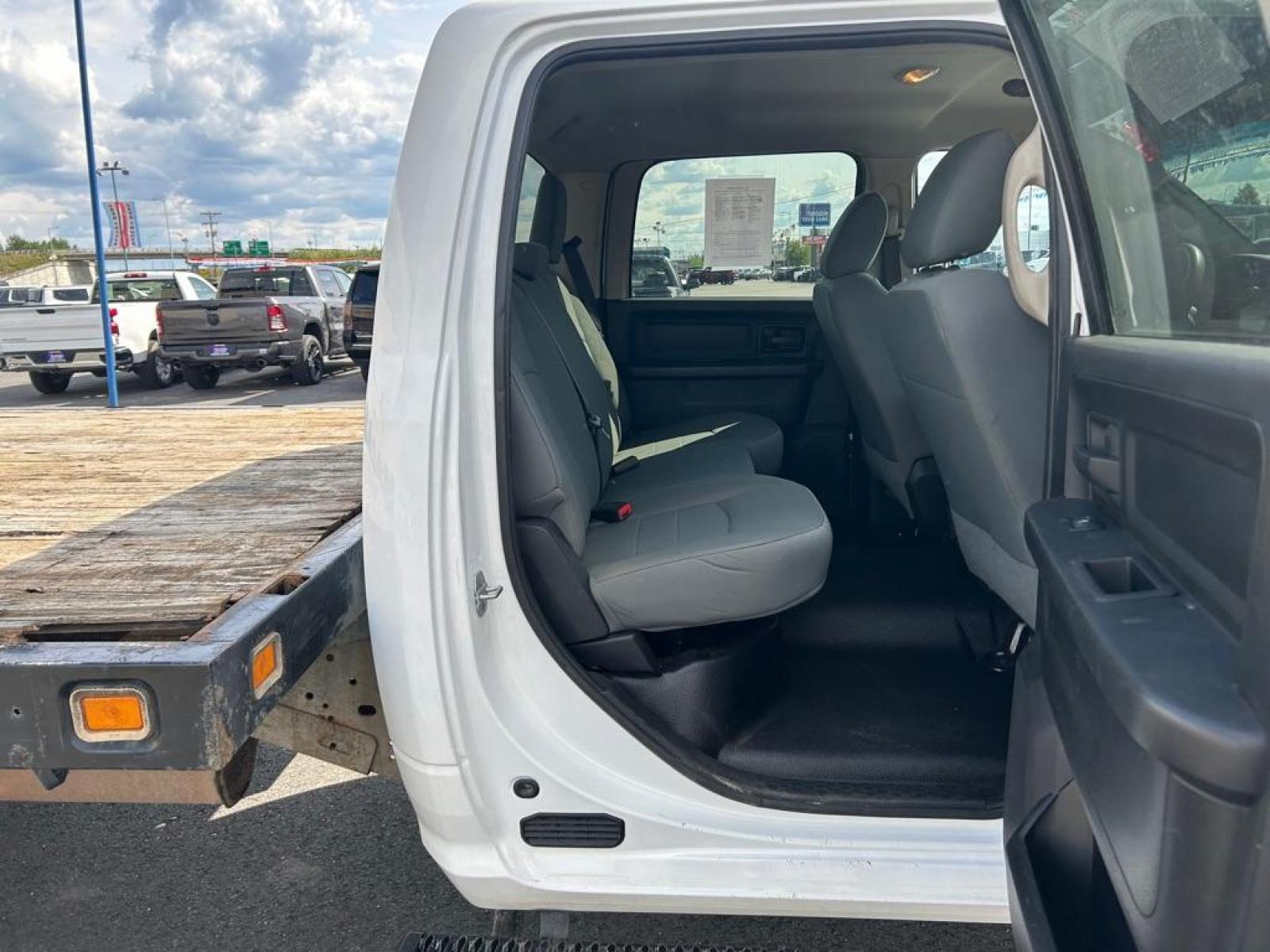 2015 WHITE RAM 5500 FLTBD PLOW (3C7WRNFJ3FG) with an 6.4L engine, Automatic transmission, located at 2525 S. Cushman, Fairbanks, AK, 99701, (907) 452-5707, 64.824036, -147.712311 - Photo#5