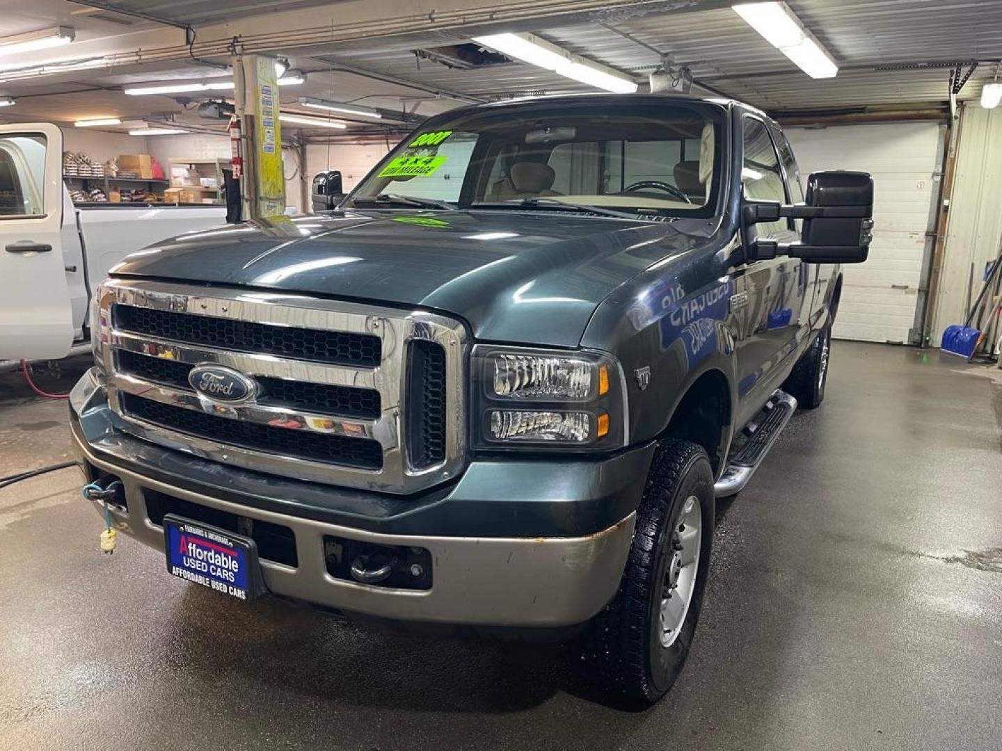 2007 GREEN FORD F250 SUPER DUTY (1FTSX21Y97E) with an 6.8L engine, Automatic transmission, located at 2525 S. Cushman, Fairbanks, AK, 99701, (907) 452-5707, 64.824036, -147.712311 - Photo#1