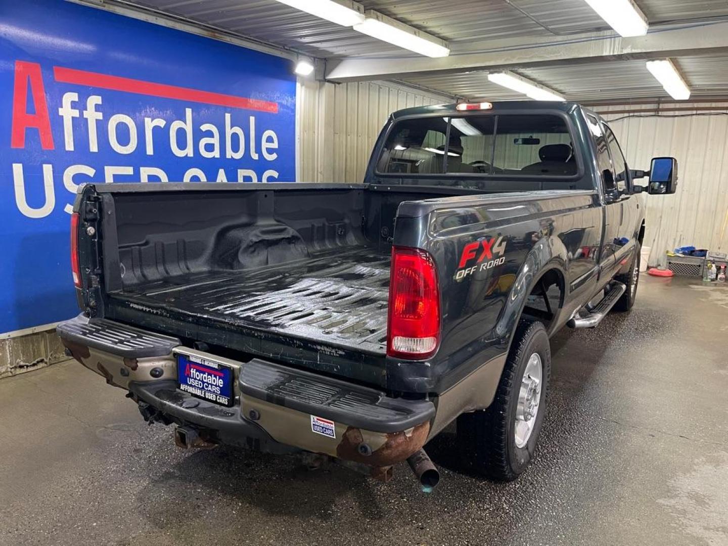 2007 GREEN FORD F250 SUPER DUTY (1FTSX21Y97E) with an 6.8L engine, Automatic transmission, located at 2525 S. Cushman, Fairbanks, AK, 99701, (907) 452-5707, 64.824036, -147.712311 - Photo#2