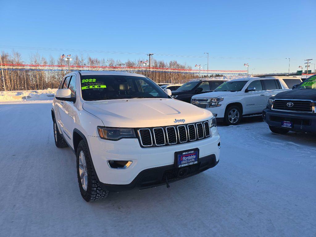 photo of 2022 JEEP GRAND CHEROKEE LAREDO E