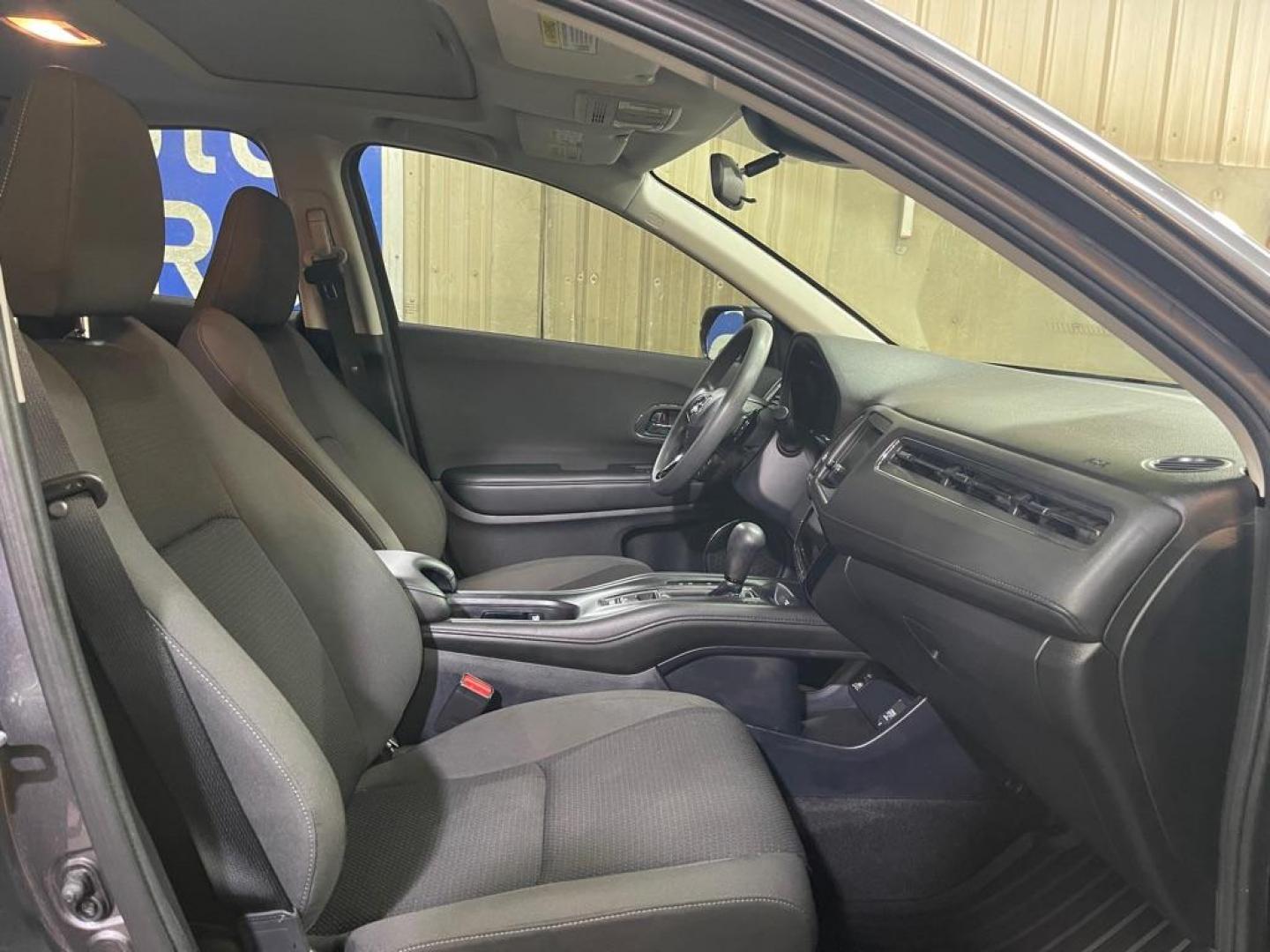 2022 GRAY HONDA HR-V EX (3CZRU5H59NM) with an 1.8L engine, Automatic transmission, located at 2525 S. Cushman, Fairbanks, AK, 99701, (907) 452-5707, 64.824036, -147.712311 - Photo#3