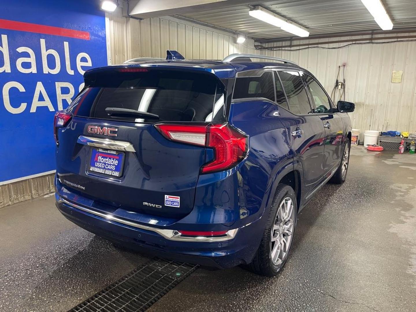 2022 BLUE GMC TERRAIN DENALI (3GKALXEV6NL) with an 1.5L engine, Automatic transmission, located at 2525 S. Cushman, Fairbanks, AK, 99701, (907) 452-5707, 64.824036, -147.712311 - Photo#2