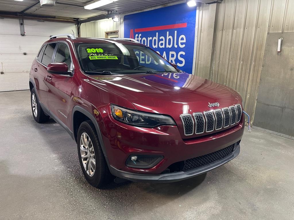 photo of 2019 JEEP CHEROKEE LATITUDE PLUS