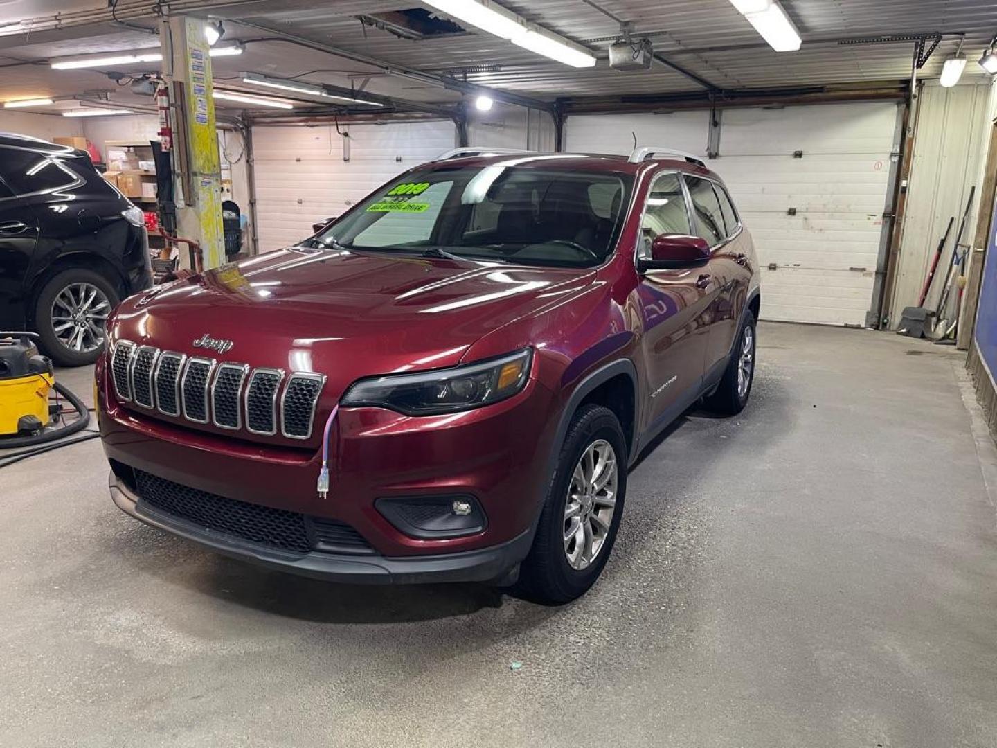 2019 MAROON JEEP CHEROKEE LATITUDE PLUS (1C4PJMLB6KD) with an 2.4L engine, Automatic transmission, located at 2525 S. Cushman, Fairbanks, AK, 99701, (907) 452-5707, 64.824036, -147.712311 - Photo#1