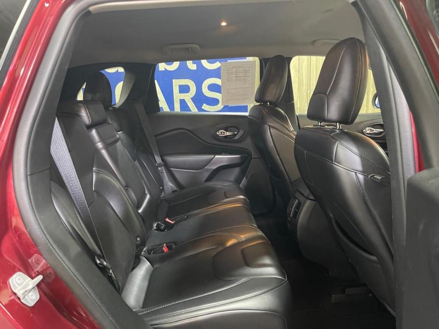 2019 MAROON JEEP CHEROKEE LATITUDE PLUS (1C4PJMLB6KD) with an 2.4L engine, Automatic transmission, located at 2525 S. Cushman, Fairbanks, AK, 99701, (907) 452-5707, 64.824036, -147.712311 - Photo#4