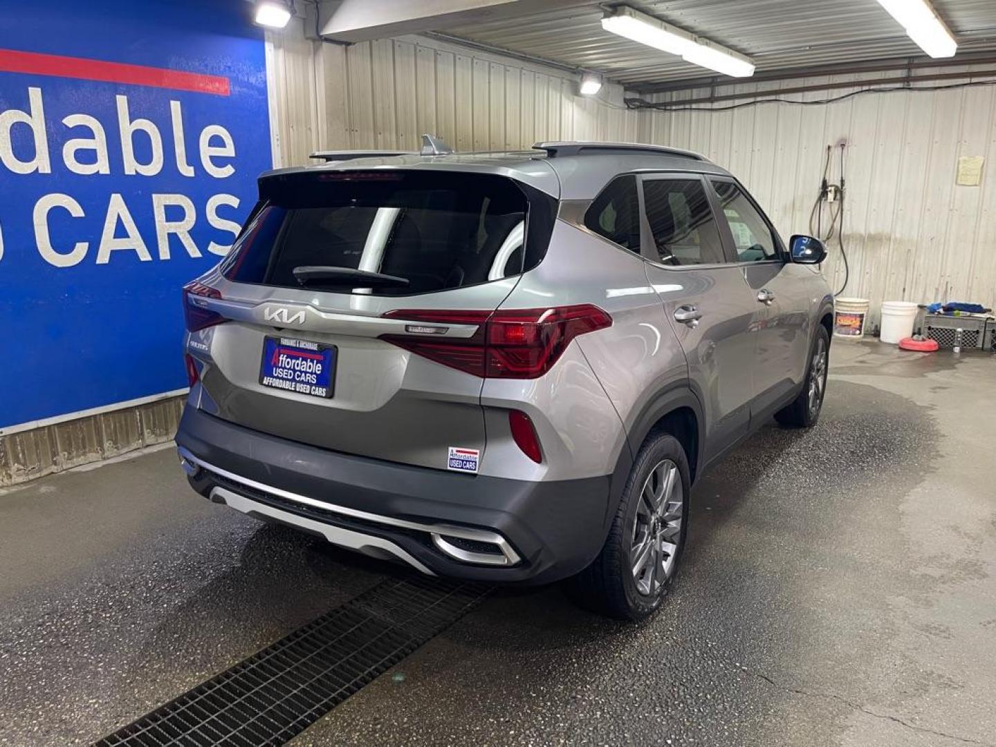 2023 SILVER KIA SELTOS S (KNDEUCAA0P7) with an 2.0L engine, Continuously Variable transmission, located at 2525 S. Cushman, Fairbanks, AK, 99701, (907) 452-5707, 64.824036, -147.712311 - Photo#2