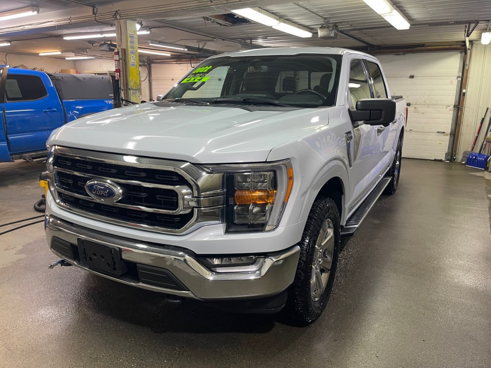2022 WHITE FORD F150 XLT SUPERCREW (1FTFW1E8XNK) with an 3.5L engine, Automatic transmission, located at 2525 S. Cushman, Fairbanks, AK, 99701, (907) 452-5707, 64.824036, -147.712311 - Photo#1