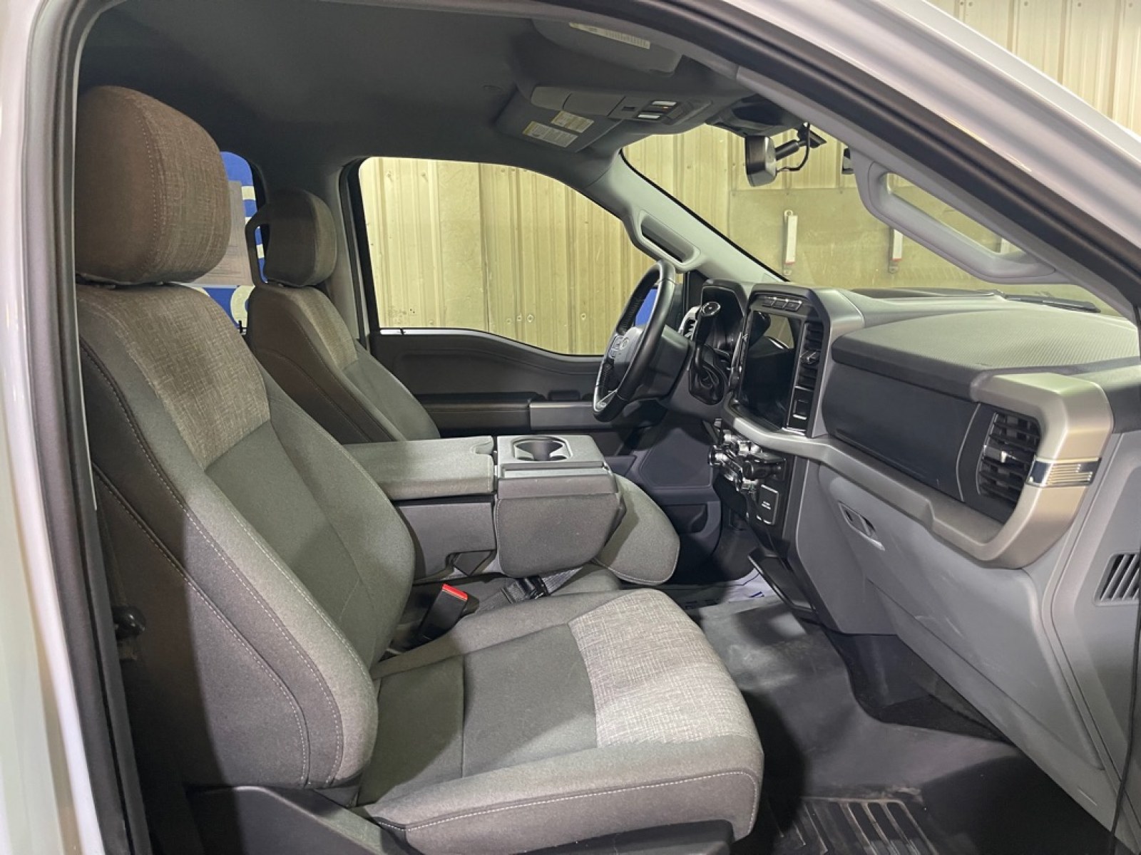 2022 WHITE FORD F150 XLT SUPERCREW (1FTFW1E8XNK) with an 3.5L engine, Automatic transmission, located at 2525 S. Cushman, Fairbanks, AK, 99701, (907) 452-5707, 64.824036, -147.712311 - Photo#3