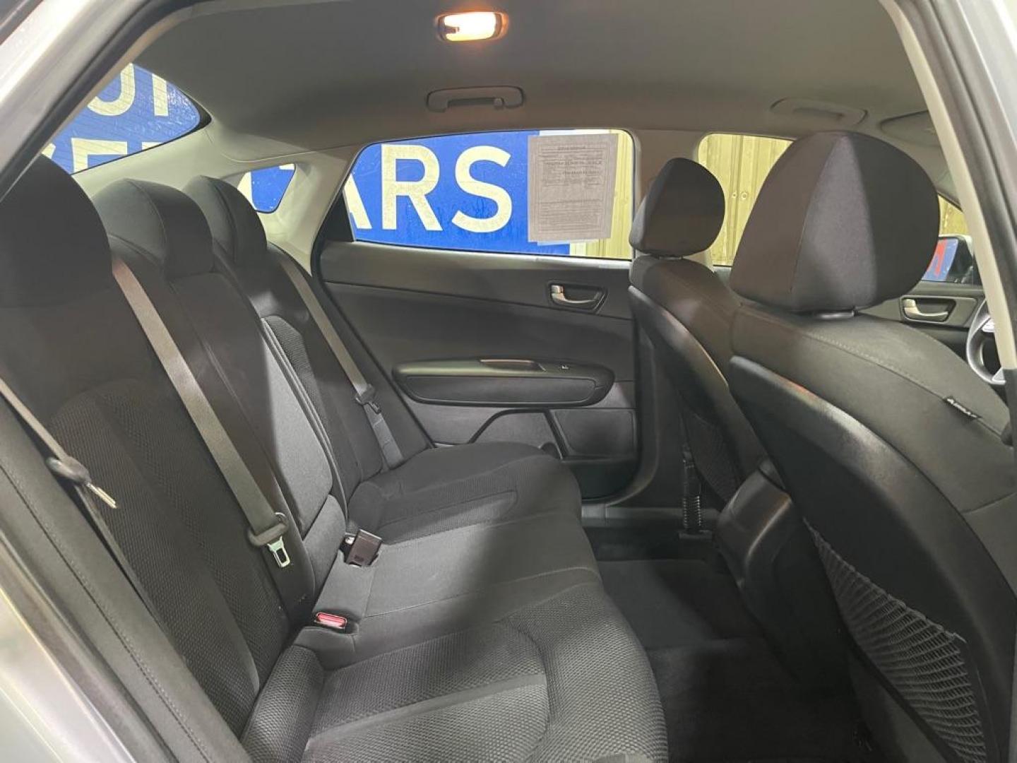 2020 SILVER KIA OPTIMA LX (5XXGT4L38LG) with an 2.4L engine, Automatic transmission, located at 2525 S. Cushman, Fairbanks, AK, 99701, (907) 452-5707, 64.824036, -147.712311 - Photo#4