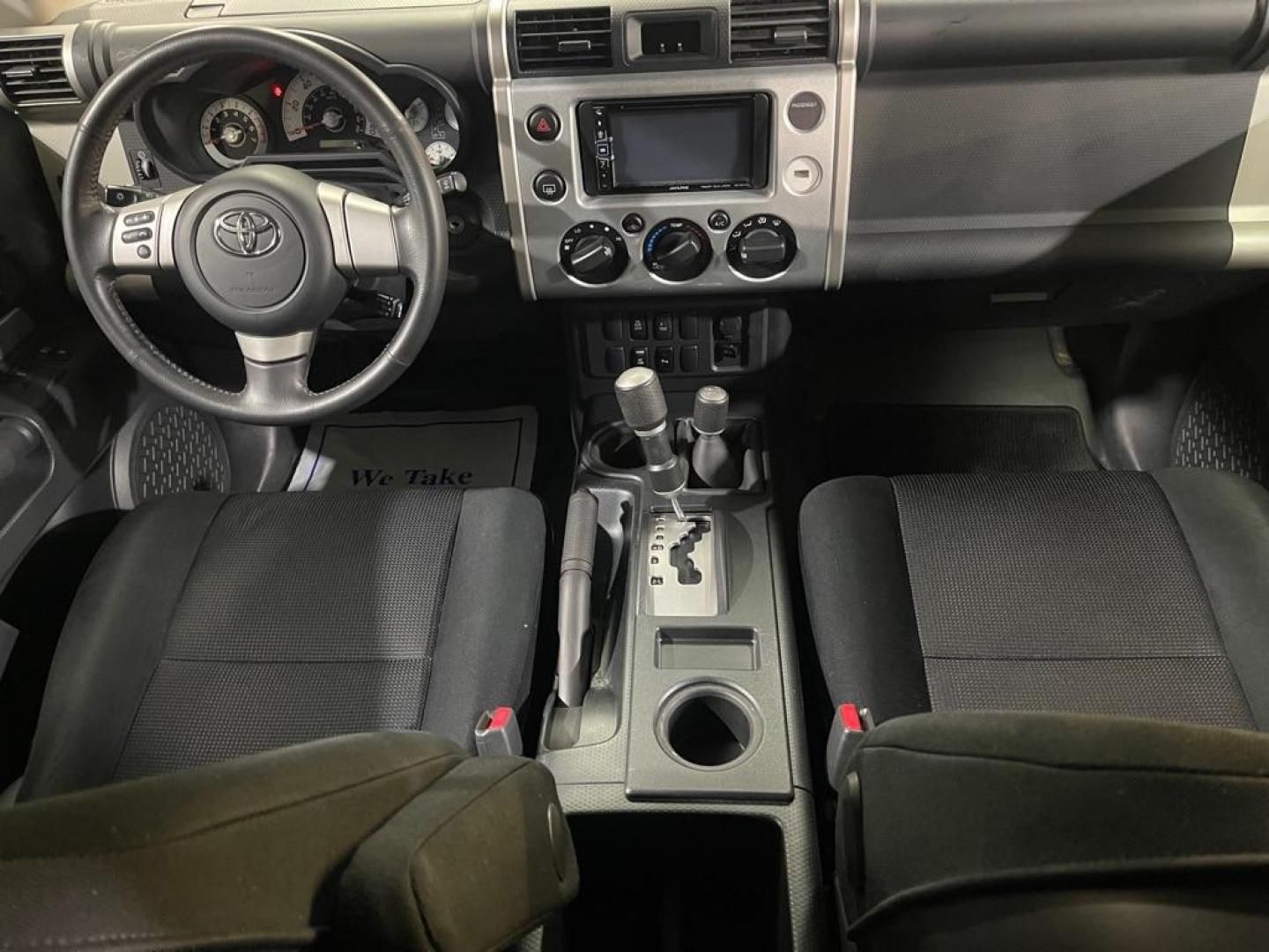 2007 SILVER TOYOTA FJ CRUISER (JTEBU11F270) with an 4.0L engine, Automatic transmission, located at 2525 S. Cushman, Fairbanks, AK, 99701, (907) 452-5707, 64.824036, -147.712311 - Photo#5
