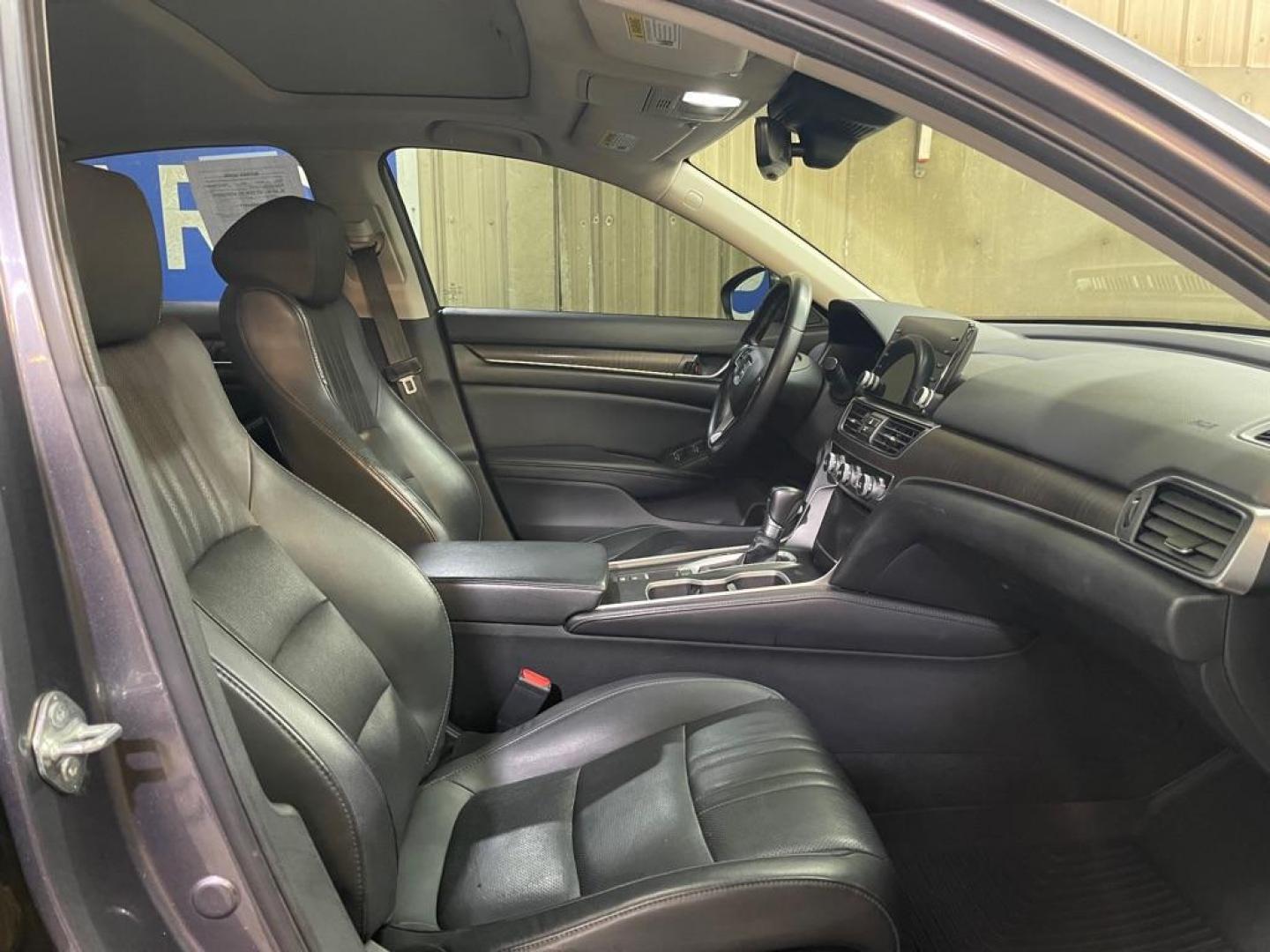 2018 GRAY HONDA ACCORD EXL (1HGCV1F55JA) with an 1.5L engine, Continuously Variable transmission, located at 2525 S. Cushman, Fairbanks, AK, 99701, (907) 452-5707, 64.824036, -147.712311 - Photo#3