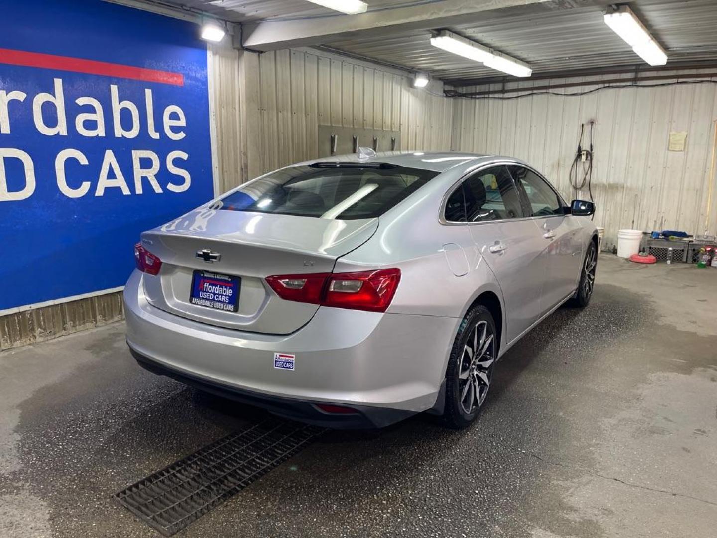 2018 SILVER CHEVROLET MALIBU LT (1G1ZD5ST7JF) with an 1.5L engine, Automatic transmission, located at 2525 S. Cushman, Fairbanks, AK, 99701, (907) 452-5707, 64.824036, -147.712311 - Photo#2