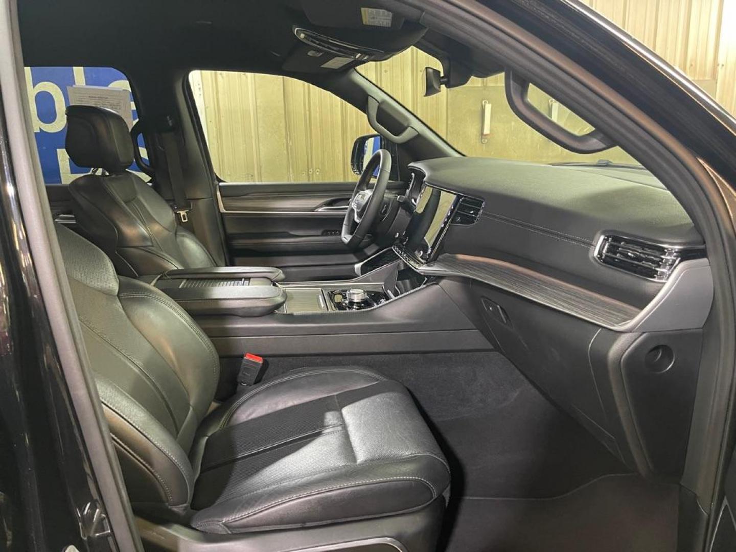 2024 BLACK JEEP WAGONEER SERIES II (1C4SJVBP6RS) with an 3.0L engine, Automatic transmission, located at 2525 S. Cushman, Fairbanks, AK, 99701, (907) 452-5707, 64.824036, -147.712311 - Photo#3