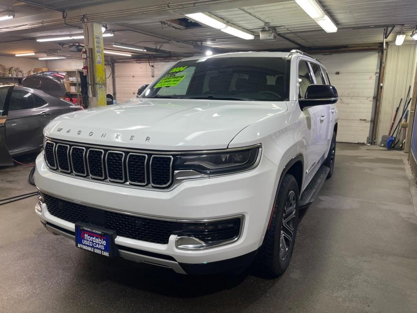 2024 WHITE JEEP WAGONEER SERIES II (1C4SJVBP0RS) with an 3.0L engine, Automatic transmission, located at 2525 S. Cushman, Fairbanks, AK, 99701, (907) 452-5707, 64.824036, -147.712311 - Photo#1