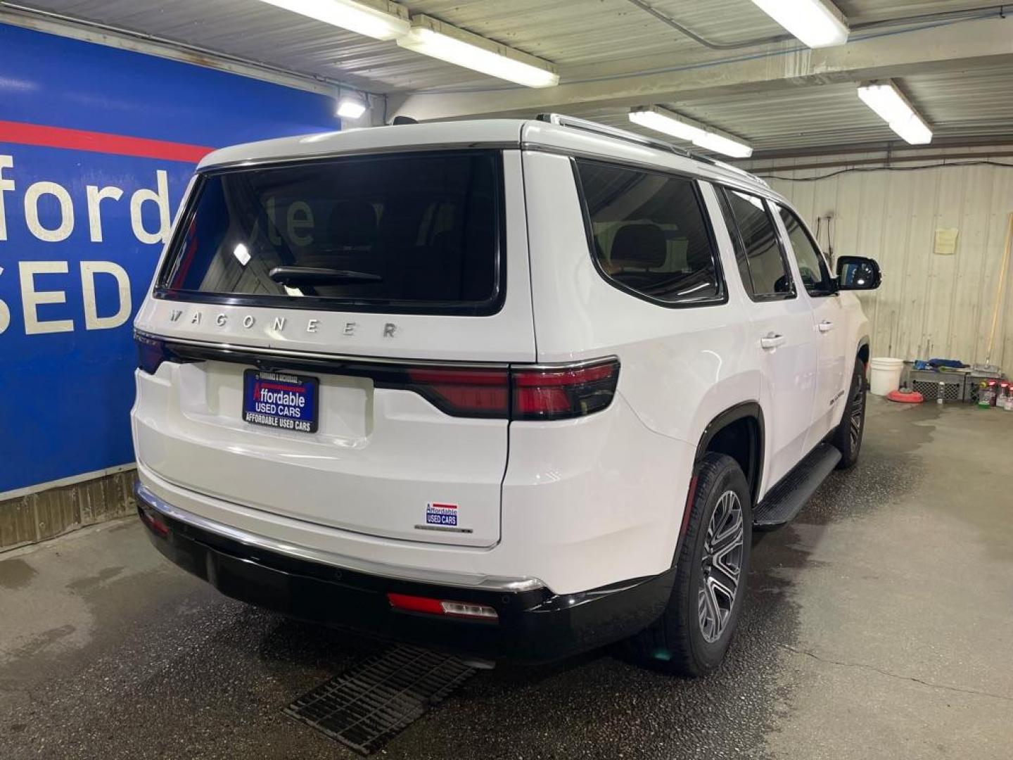 2024 WHITE JEEP WAGONEER SERIES II (1C4SJVBP0RS) with an 3.0L engine, Automatic transmission, located at 2525 S. Cushman, Fairbanks, AK, 99701, (907) 452-5707, 64.824036, -147.712311 - Photo#2