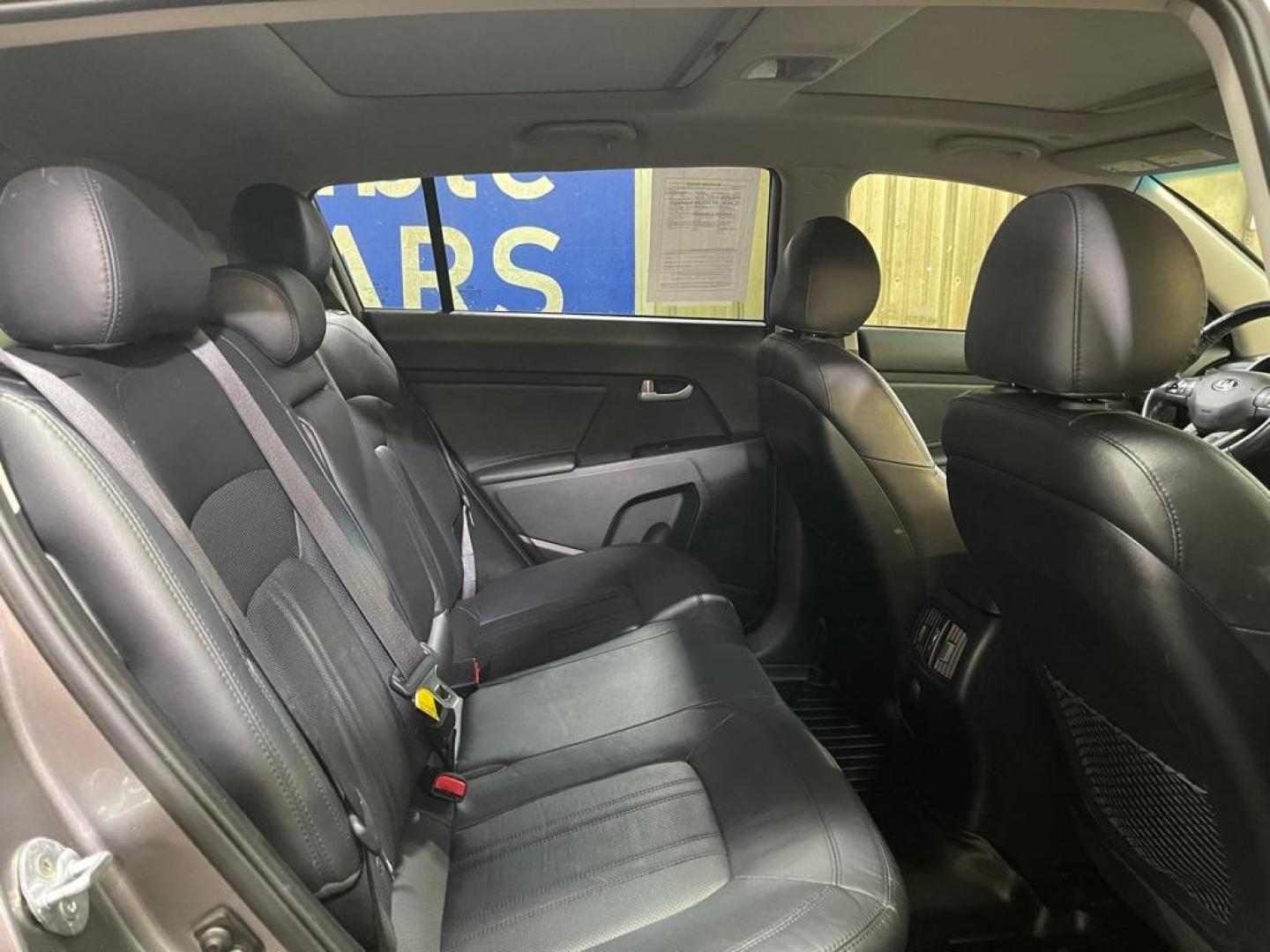 2015 GREY KIA SPORTAGE EX (KNDPC3AC1F7) with an 2.4L engine, Automatic transmission, located at 2525 S. Cushman, Fairbanks, AK, 99701, (907) 452-5707, 64.824036, -147.712311 - Photo#4