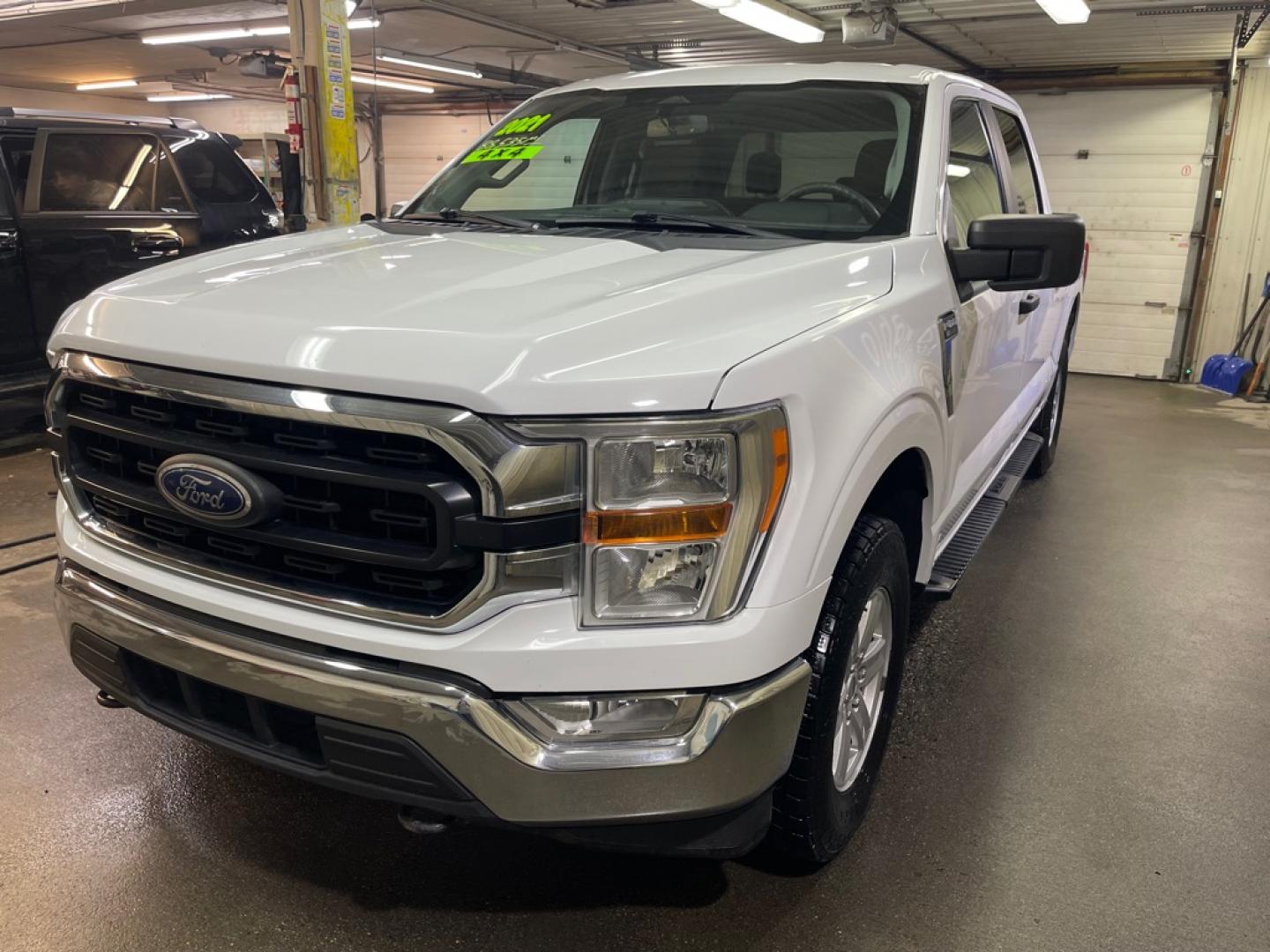 2021 WHITE FORD F150 XLT SUPERCREW (1FTEW1EP5MK) with an 2.7L engine, Automatic transmission, located at 2525 S. Cushman, Fairbanks, AK, 99701, (907) 452-5707, 64.824036, -147.712311- Photo#1