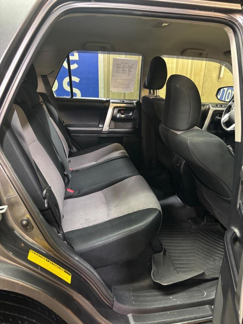 2019 GRAY TOYOTA 4RUNNER SR5/SR5 PREMIUM (JTEBU5JR4K5) with an 4.0L engine, Automatic transmission, located at 2525 S. Cushman, Fairbanks, AK, 99701, (907) 452-5707, 64.824036, -147.712311 - Photo#4