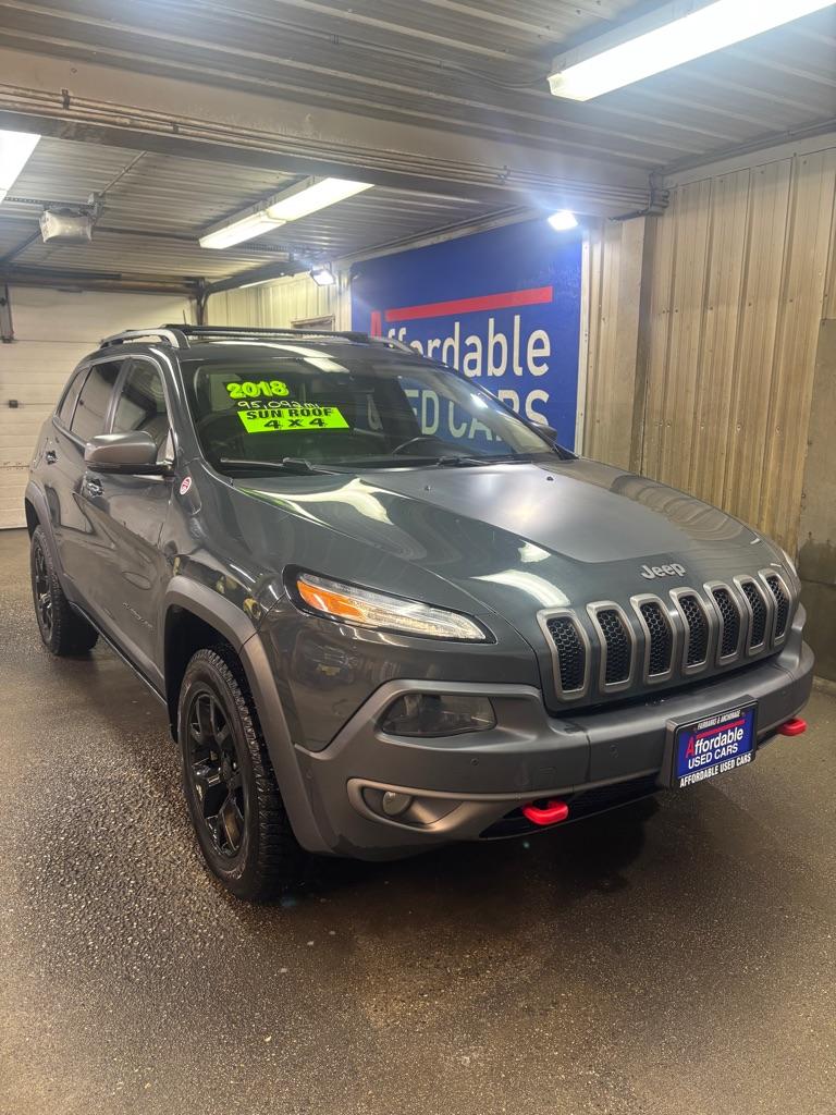 photo of 2018 JEEP CHEROKEE TRAILHAWK