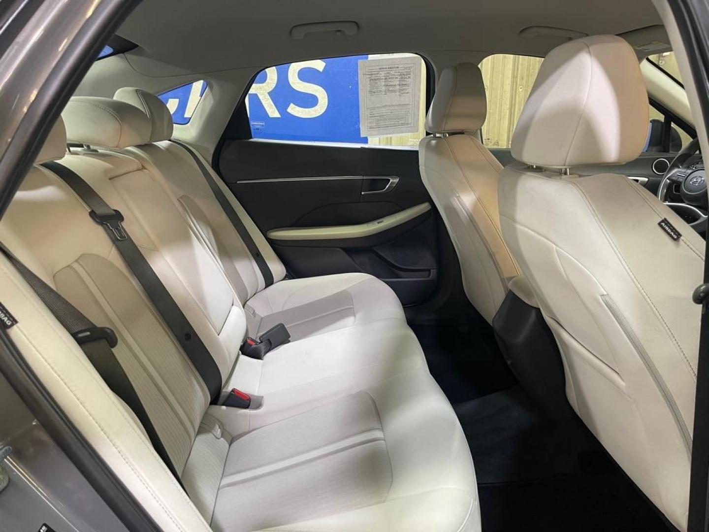 2022 GRAY HYUNDAI SONATA SEL (KMHL64JAXNA) with an 2.5L engine, Automatic transmission, located at 2525 S. Cushman, Fairbanks, AK, 99701, (907) 452-5707, 64.824036, -147.712311 - Photo#4