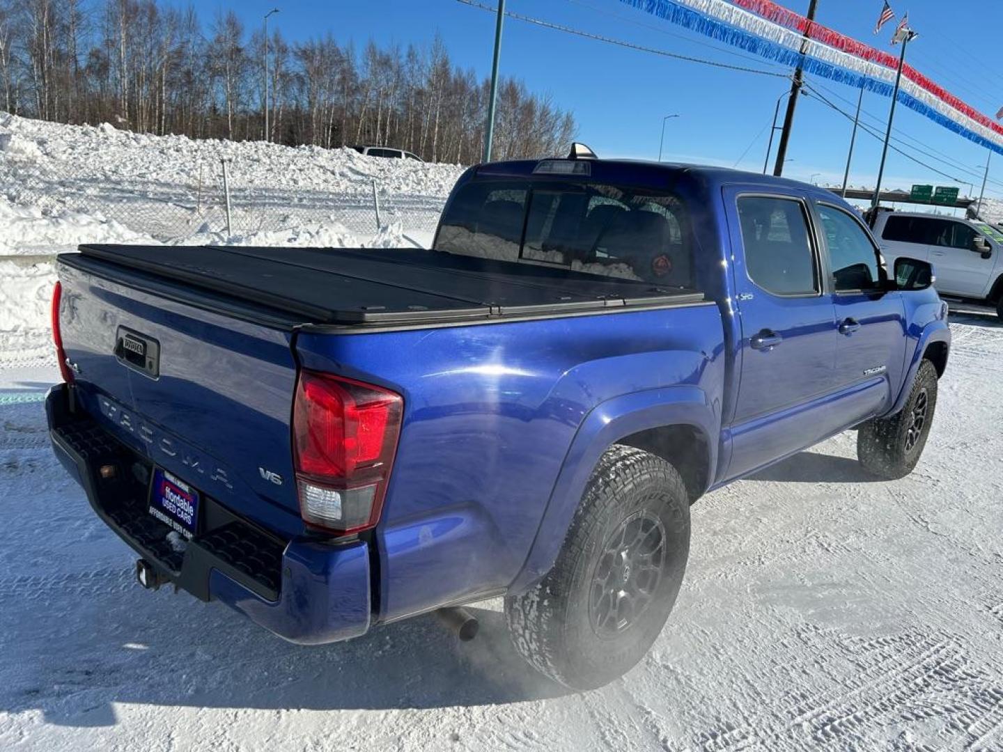 2022 BLUE TOYOTA TACOMA DOUBLE CAB (3TMCZ5AN6NM) with an 3.5L engine, Automatic transmission, located at 2525 S. Cushman, Fairbanks, AK, 99701, (907) 452-5707, 64.824036, -147.712311 - Photo#2