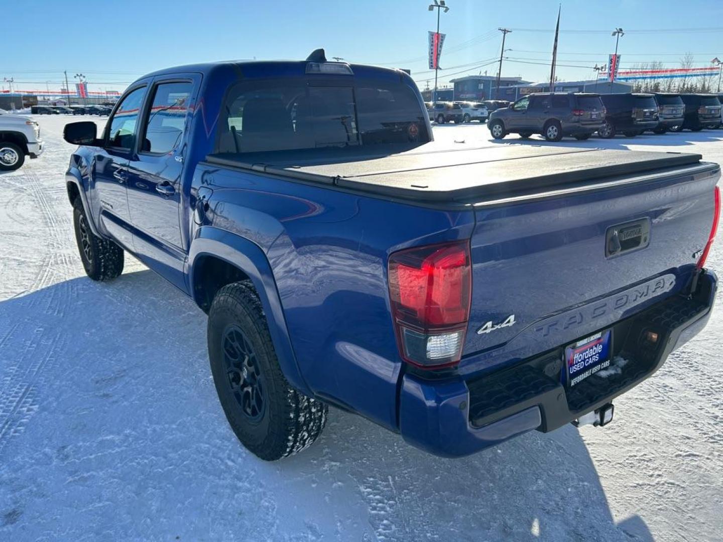 2022 BLUE TOYOTA TACOMA DOUBLE CAB (3TMCZ5AN6NM) with an 3.5L engine, Automatic transmission, located at 2525 S. Cushman, Fairbanks, AK, 99701, (907) 452-5707, 64.824036, -147.712311 - Photo#3