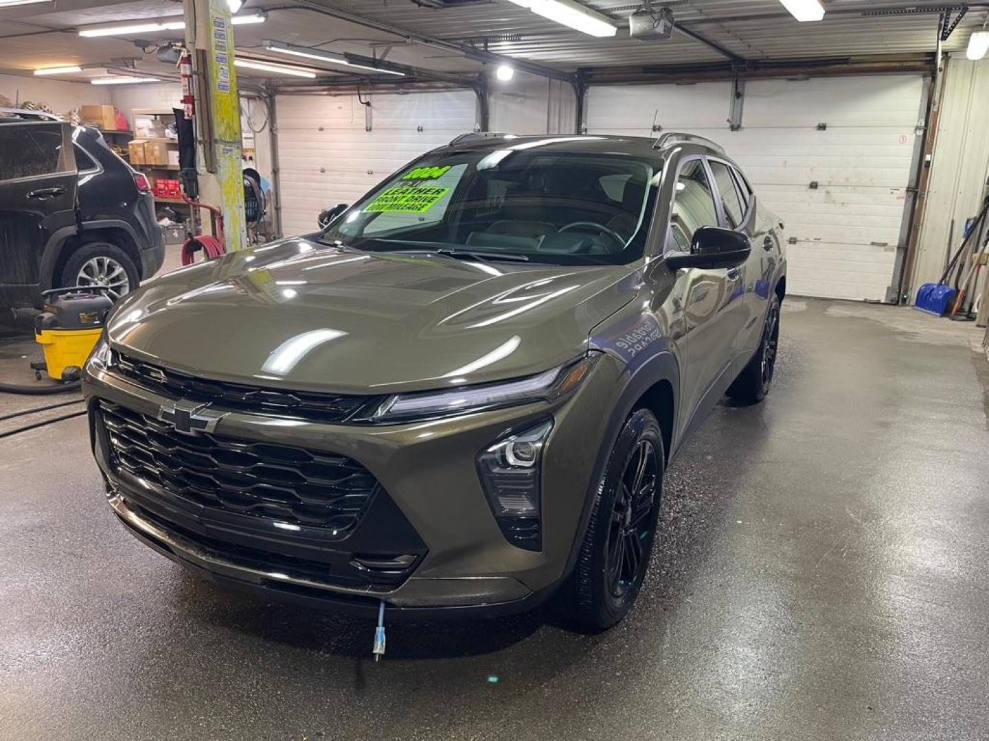 2024 BROWN CHEVROLET TRAX ACTIV (KL77LKE24RC) with an 1.2L engine, Automatic transmission, located at 2525 S. Cushman, Fairbanks, AK, 99701, (907) 452-5707, 64.824036, -147.712311 - Photo#1