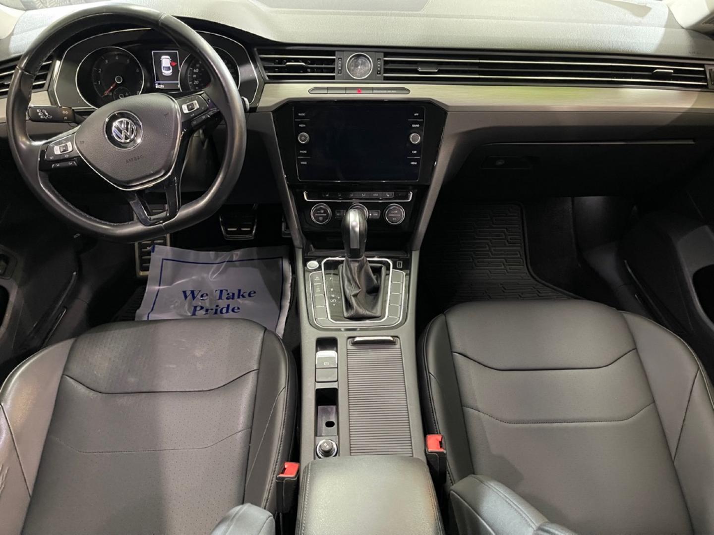 2020 WHITE VOLKSWAGEN ARTEON SE (WVWAR7AN8LE) with an 2.0L engine, Automatic transmission, located at 2525 S. Cushman, Fairbanks, AK, 99701, (907) 452-5707, 64.824036, -147.712311- Photo#5