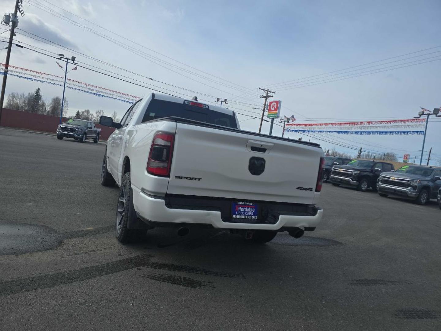 2019 WHITE RAM 1500 REBEL REBEL (1C6SRFLT4KN) with an 5.7L engine, Automatic transmission, located at 2525 S. Cushman, Fairbanks, AK, 99701, (907) 452-5707, 64.824036, -147.712311- Photo#4