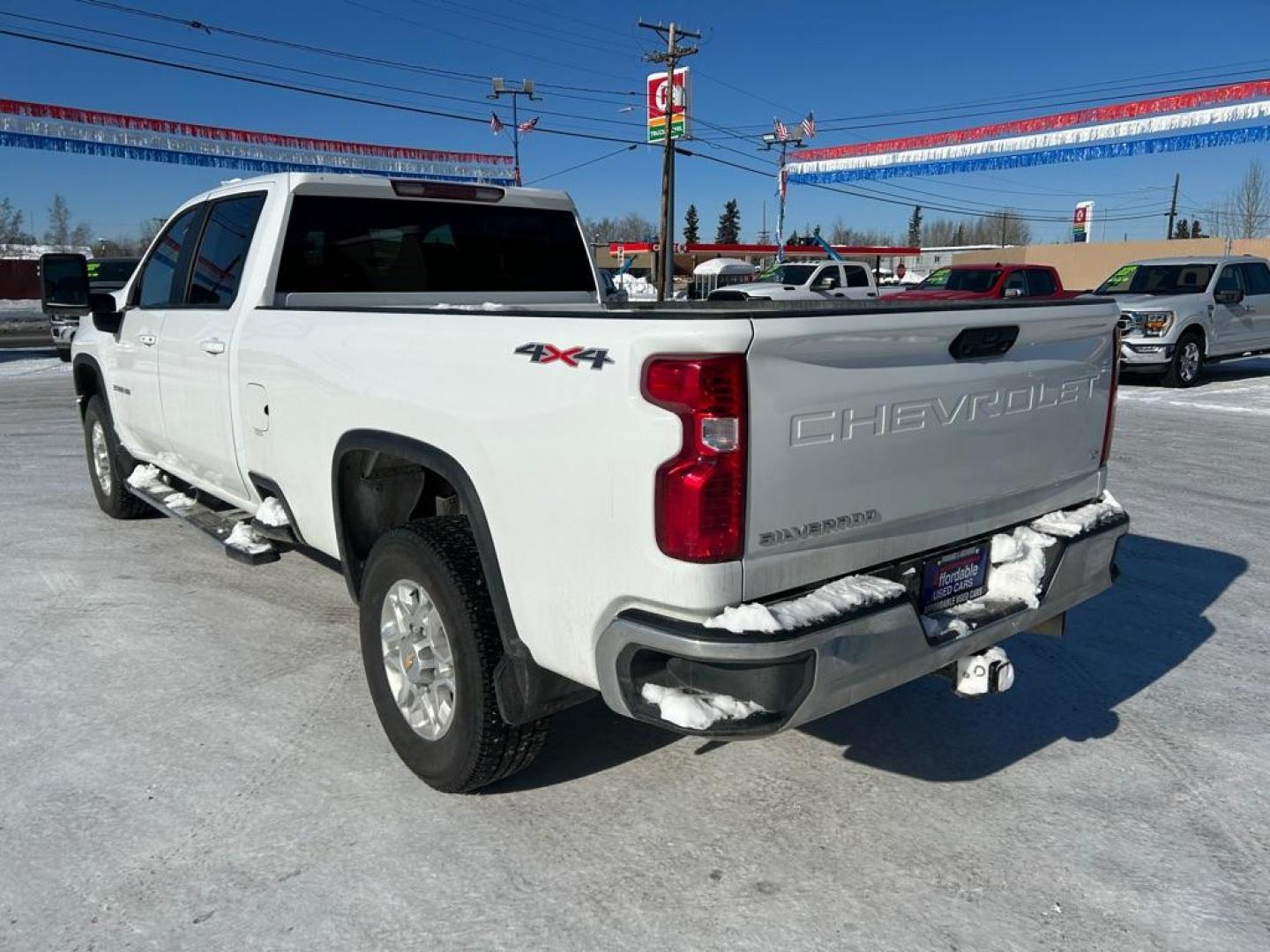 2024 WHITE CHEVROLET SILVERADO 3500 LT (1GC4YTEYXRF) with an 6.6L engine, Automatic transmission, located at 2525 S. Cushman, Fairbanks, AK, 99701, (907) 452-5707, 64.824036, -147.712311 - Photo#3