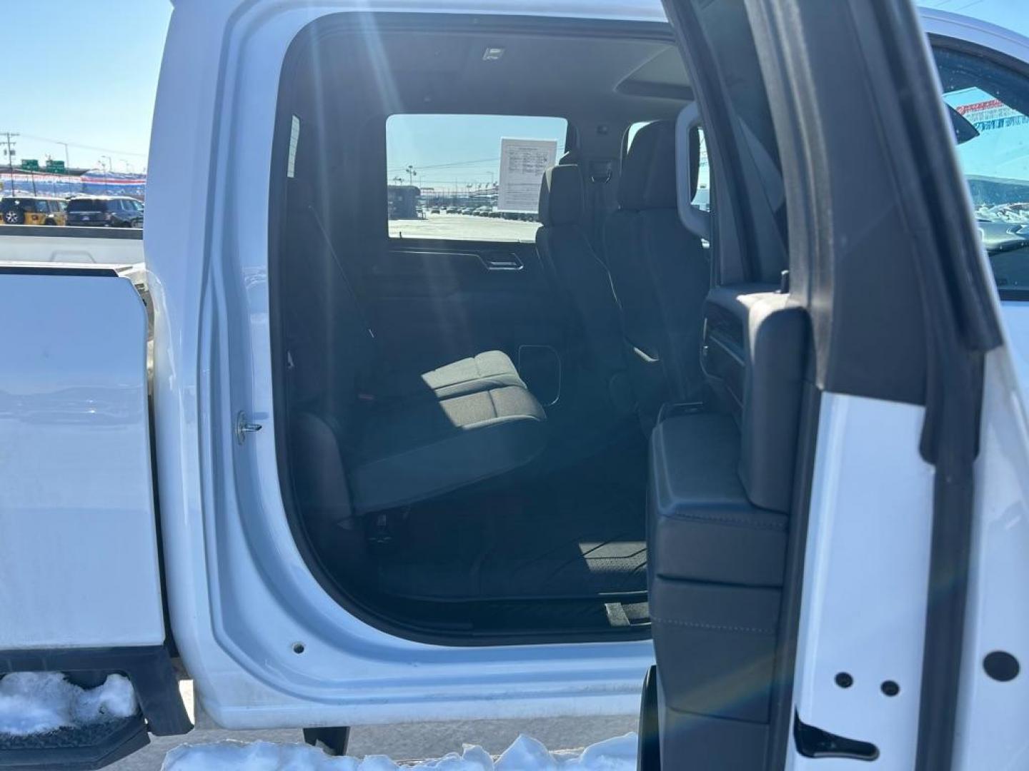 2024 WHITE CHEVROLET SILVERADO 3500 LT (1GC4YTEYXRF) with an 6.6L engine, Automatic transmission, located at 2525 S. Cushman, Fairbanks, AK, 99701, (907) 452-5707, 64.824036, -147.712311 - Photo#5