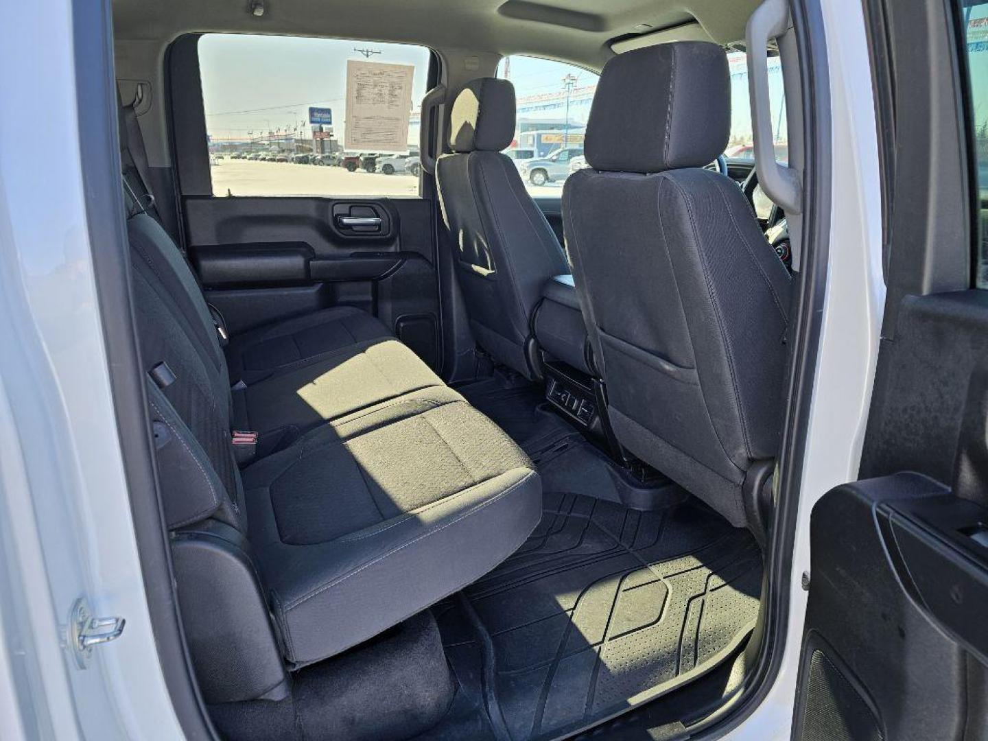 2023 WHITE CHEVROLET SILVERADO 2500 HEAVY DUTY LT (1GC4YNEYXPF) with an 6.6L engine, Automatic transmission, located at 2525 S. Cushman, Fairbanks, AK, 99701, (907) 452-5707, 64.824036, -147.712311 - Photo#4