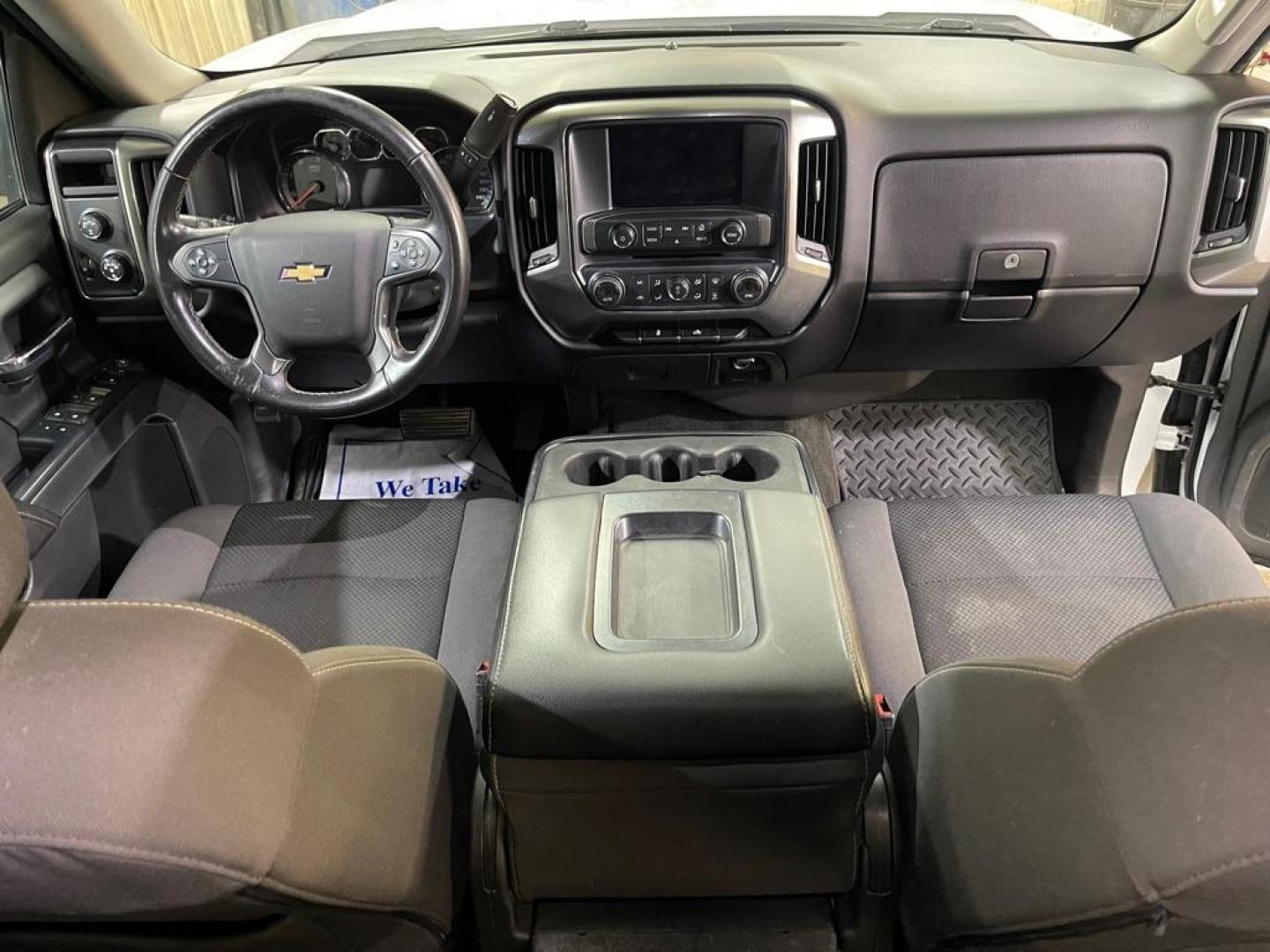 2018 WHITE CHEVROLET SILVERADO 1500 LT (3GCUKRERXJG) with an 5.3L engine, Automatic transmission, located at 2525 S. Cushman, Fairbanks, AK, 99701, (907) 452-5707, 64.824036, -147.712311 - Photo#5