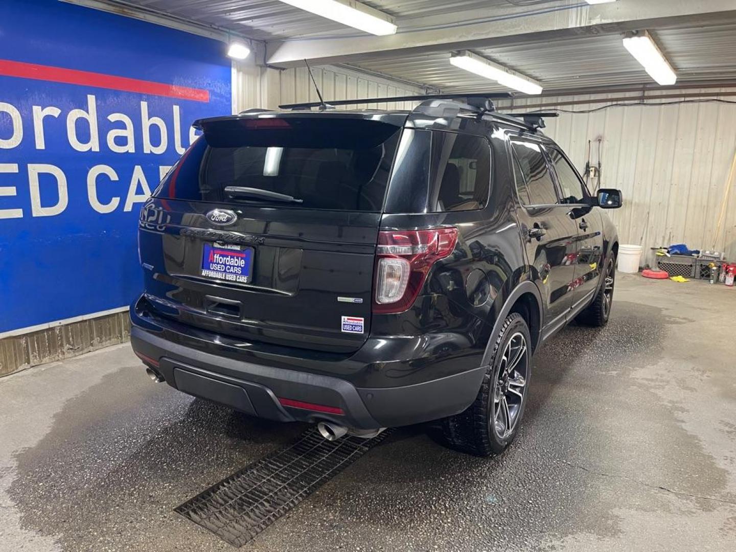 2015 BLACK FORD EXPLORER SPORT (1FM5K8GTXFG) with an 3.5L engine, Automatic transmission, located at 2525 S. Cushman, Fairbanks, AK, 99701, (907) 452-5707, 64.824036, -147.712311 - Photo#2