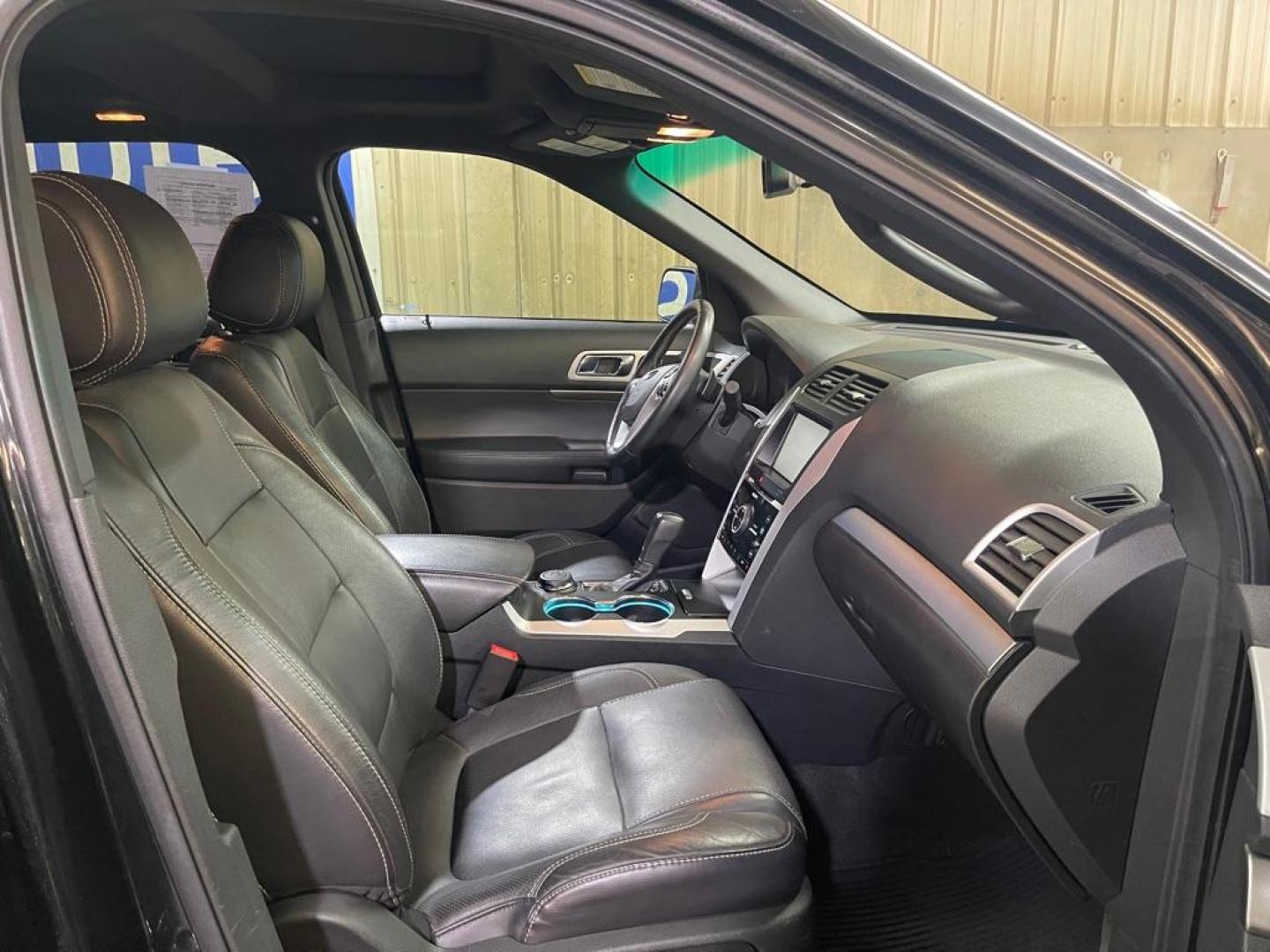 2015 BLACK FORD EXPLORER SPORT (1FM5K8GTXFG) with an 3.5L engine, Automatic transmission, located at 2525 S. Cushman, Fairbanks, AK, 99701, (907) 452-5707, 64.824036, -147.712311 - Photo#3