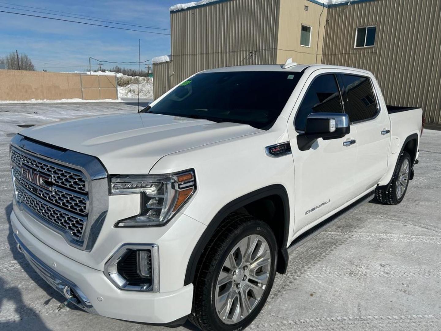2020 WHITE GMC SIERRA 1500 DENALI (3GTU9FELXLG) with an 6.2L engine, Automatic transmission, located at 2525 S. Cushman, Fairbanks, AK, 99701, (907) 452-5707, 64.824036, -147.712311 - Photo#0