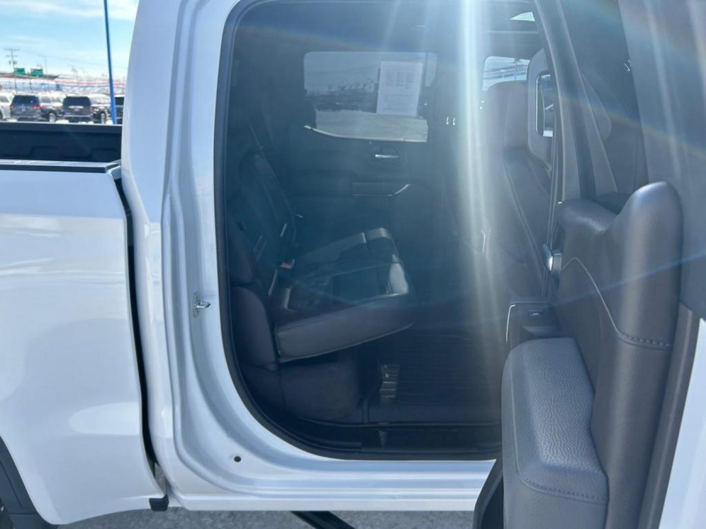 2020 WHITE GMC SIERRA 1500 DENALI (3GTU9FELXLG) with an 6.2L engine, Automatic transmission, located at 2525 S. Cushman, Fairbanks, AK, 99701, (907) 452-5707, 64.824036, -147.712311 - Photo#5