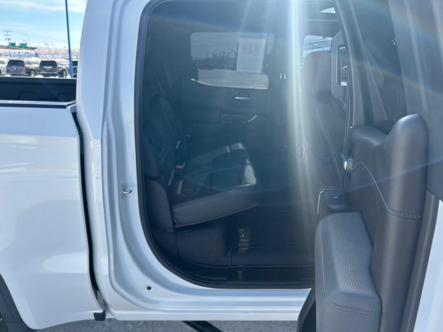 2020 WHITE GMC SIERRA DENALI 1500 DENALI (3GTU9FELXLG) with an 6.2L engine, Automatic transmission, located at 2525 S. Cushman, Fairbanks, AK, 99701, (907) 452-5707, 64.824036, -147.712311- Photo#5