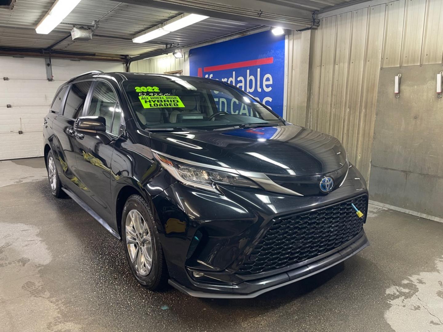 2022 BLACK TOYOTA SIENNA XSE AWD XSE (5TDDSKFC3NS) with an 2.5L engine, Continuously Variable transmission, located at 2525 S. Cushman, Fairbanks, AK, 99701, (907) 452-5707, 64.824036, -147.712311- Photo#0