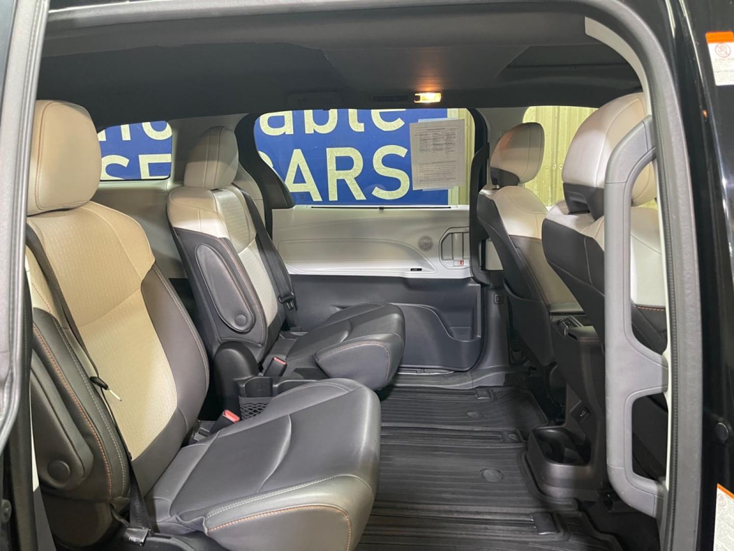 2022 BLACK TOYOTA SIENNA XSE AWD XSE (5TDDSKFC3NS) with an 2.5L engine, Continuously Variable transmission, located at 2525 S. Cushman, Fairbanks, AK, 99701, (907) 452-5707, 64.824036, -147.712311- Photo#4