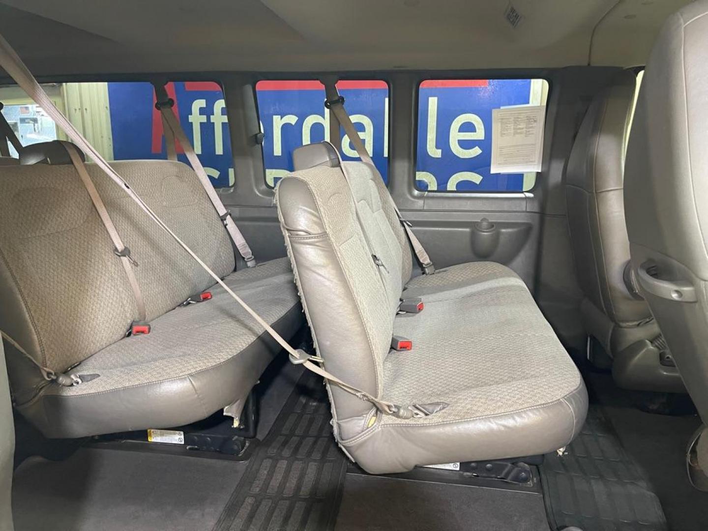 2020 WHITE CHEVROLET EXPRESS G3500 LT (1GAZGPFG9L1) with an 6.0L engine, Automatic transmission, located at 2525 S. Cushman, Fairbanks, AK, 99701, (907) 452-5707, 64.824036, -147.712311 - Photo#4