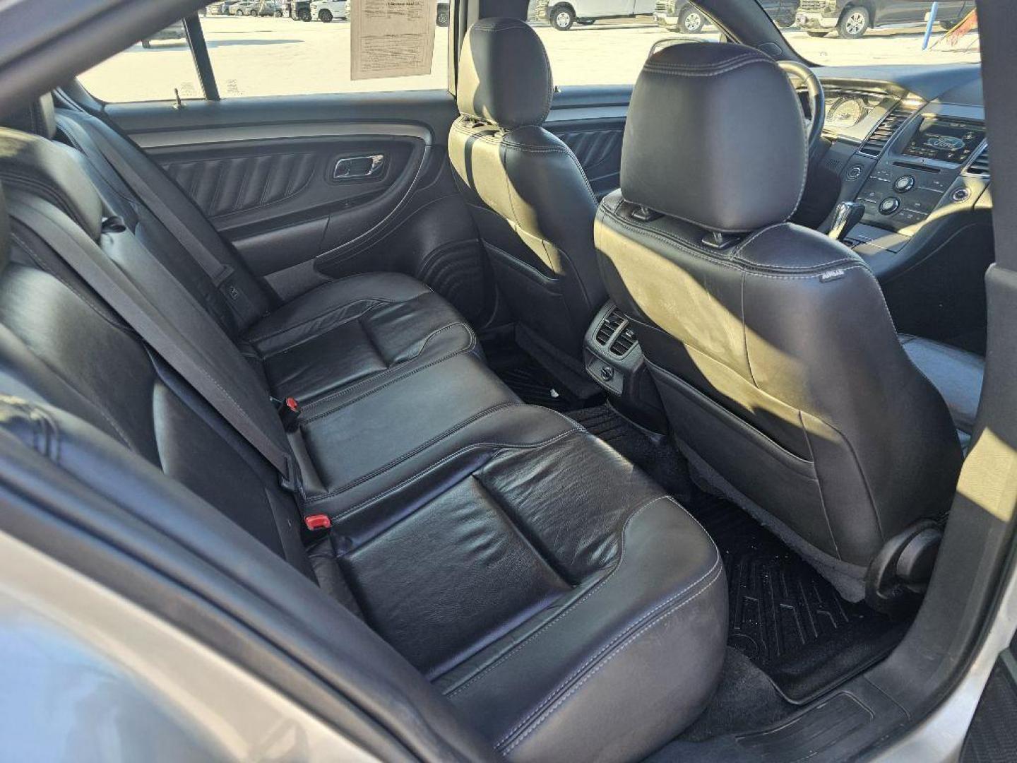 2015 SILVER FORD TAURUS SEL (1FAHP2H88FG) with an 3.5L engine, Automatic transmission, located at 2525 S. Cushman, Fairbanks, AK, 99701, (907) 452-5707, 64.824036, -147.712311 - Photo#5