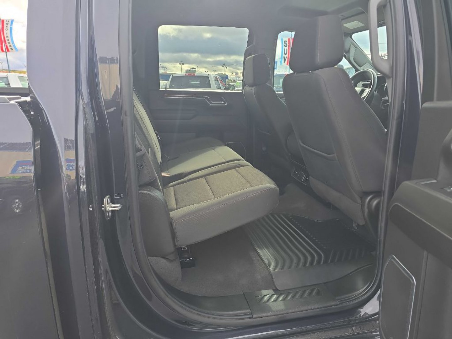 2024 BLUE CHEVROLET SILVERADO 3500 LT (1GC4YTEY6RF) with an 6.6L engine, Automatic transmission, located at 2525 S. Cushman, Fairbanks, AK, 99701, (907) 452-5707, 64.824036, -147.712311- Photo#3