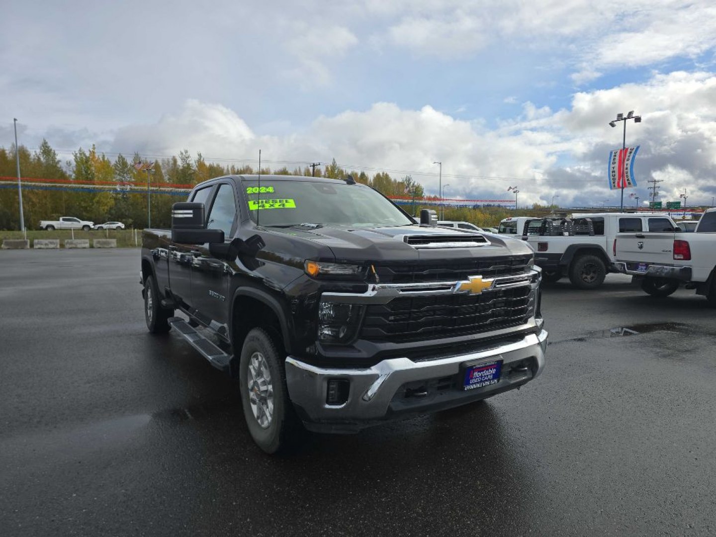 2024 BLUE CHEVROLET SILVERADO 3500 LT (1GC4YTEY6RF) with an 6.6L engine, Automatic transmission, located at 2525 S. Cushman, Fairbanks, AK, 99701, (907) 452-5707, 64.824036, -147.712311- Photo#4