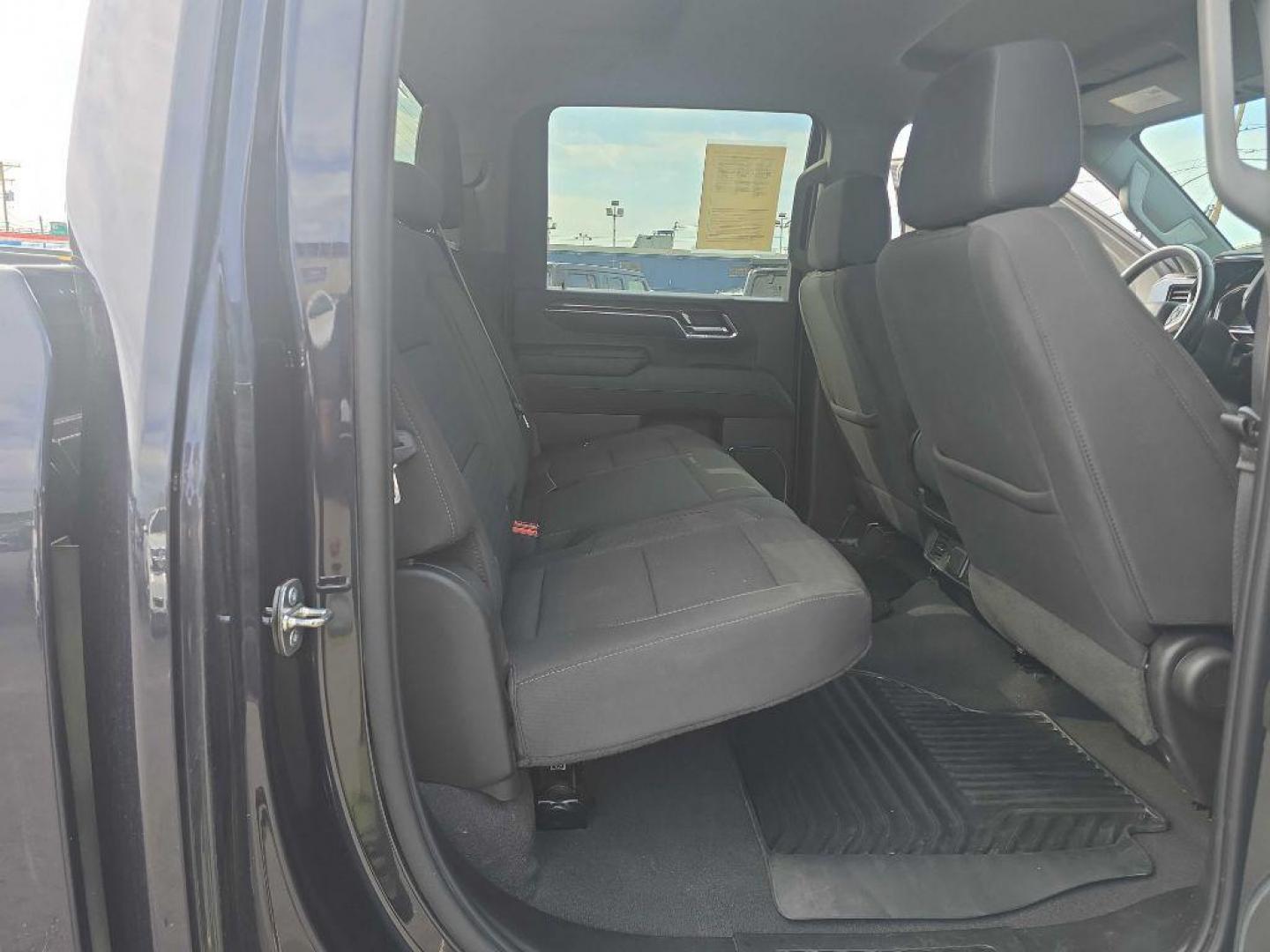 2024 BLUE CHEVROLET SILVERADO 3500 LT (1GC4YTEY9RF) with an 6.6L engine, Automatic transmission, located at 2525 S. Cushman, Fairbanks, AK, 99701, (907) 452-5707, 64.824036, -147.712311 - Photo#3
