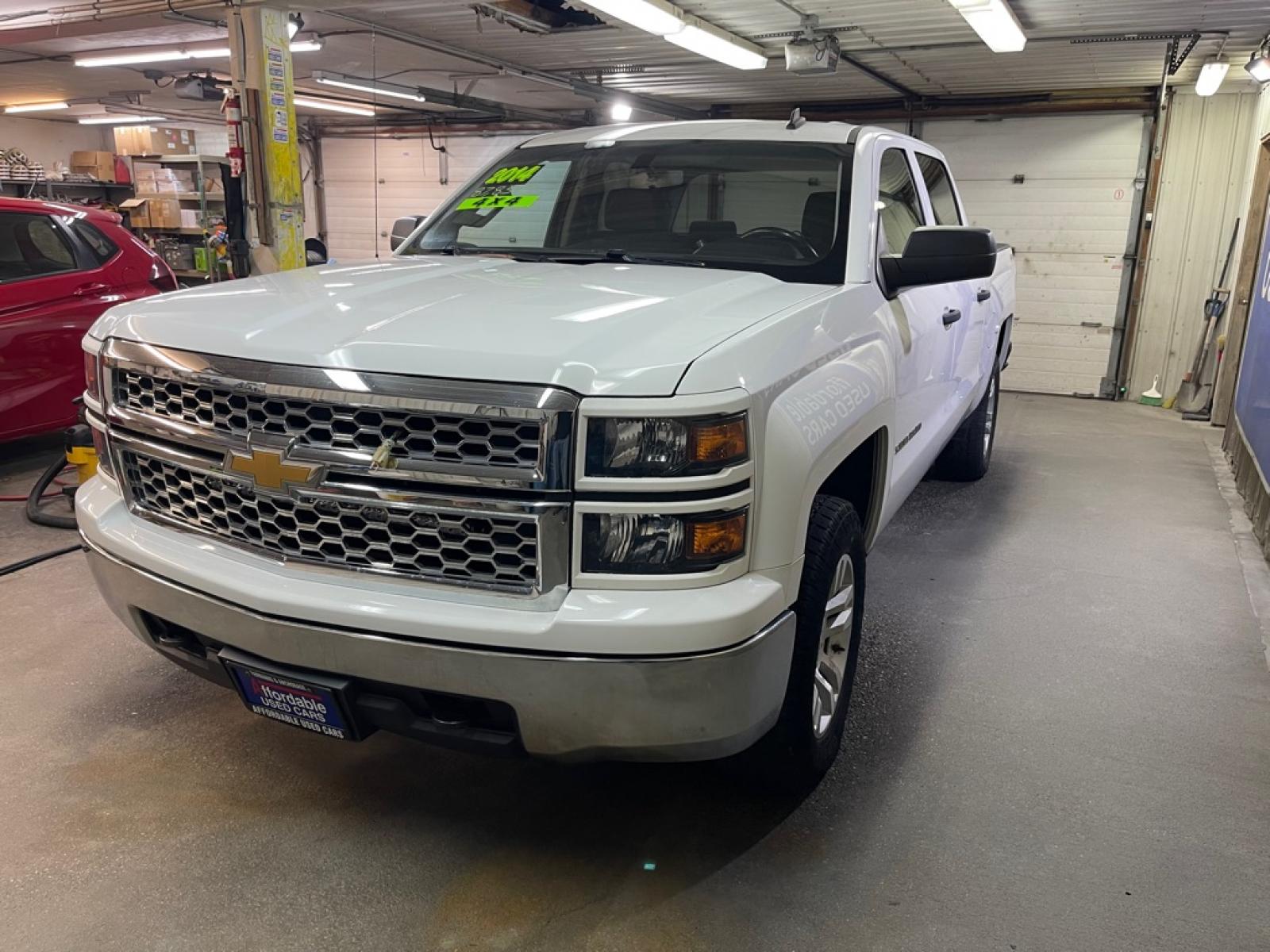 2014 WHITE CHEVROLET SILVERADO 1500 LT (3GCUKRECXEG) with an 5.3L engine, Automatic transmission, located at 2525 S. Cushman, Fairbanks, AK, 99701, (907) 452-5707, 64.824036, -147.712311 - Photo#1