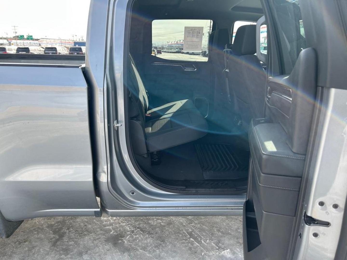 2023 SILVER CHEVROLET SILVERADO 1500 LT (1GCUDDED0PZ) with an 5.3L engine, Automatic transmission, located at 2525 S. Cushman, Fairbanks, AK, 99701, (907) 452-5707, 64.824036, -147.712311 - Photo#5